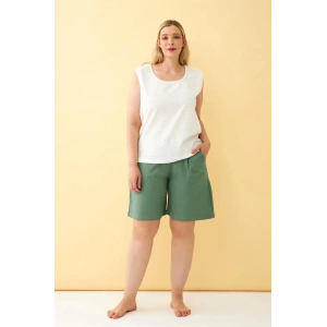 Kadın Yeşil Rahat Kalıp Büyük Beden Cepli Şort