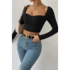 Kadın Siyah Uzun Kol Göğüs Dekolteli Şık Crop Top Bluz
