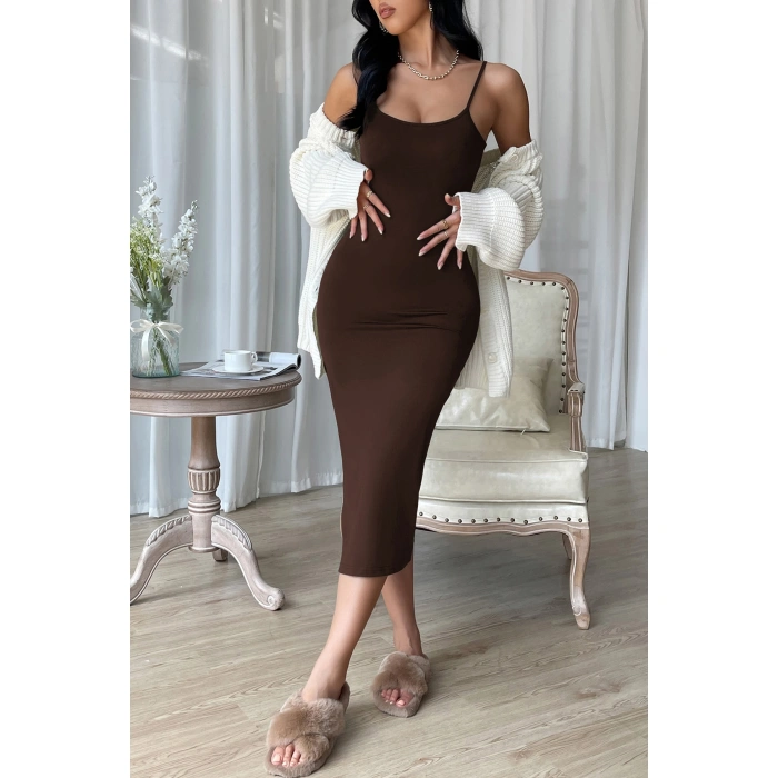 Kadın Kahverengi Yırtmaçlı Diz Altı Vücüdu Saran Gecelik