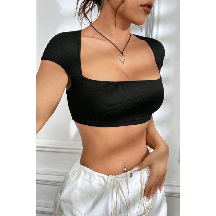 Kadın Siyah Sırt Dekolteli Ve Boyundan Bağlamalı Yarım Kol Crop Top Bluz