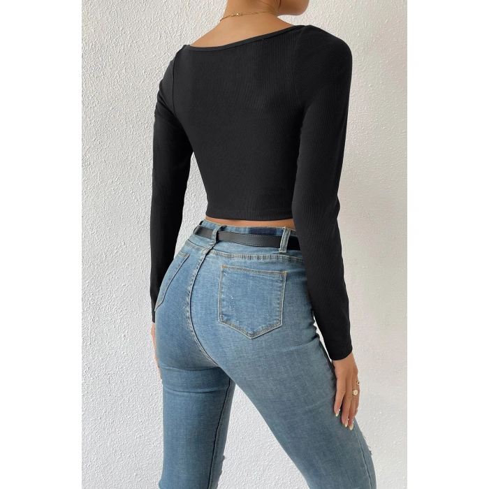 Kadın Siyah Uzun Kol Göğüs Dekolteli Şık Crop Top Bluz
