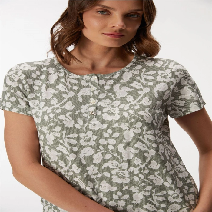 Kadın T-shirt Ve Kapri Pantolon Takım