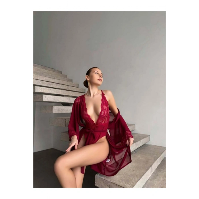 Şık Tasarım Bordo Dantel İşlemeli Body Suit ve Tül Gecelik Takımı
