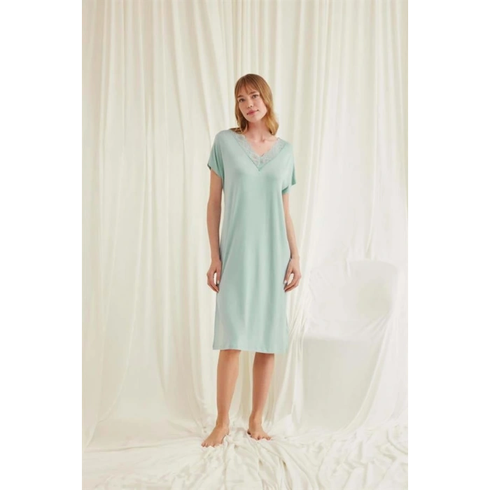 Yakası Dantelli Kısa Kollu Açık Yeşil Viskon Gecelik