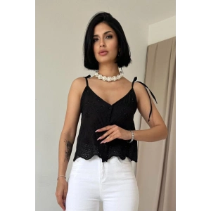 Siyah Bağcıklı Brode Bluz