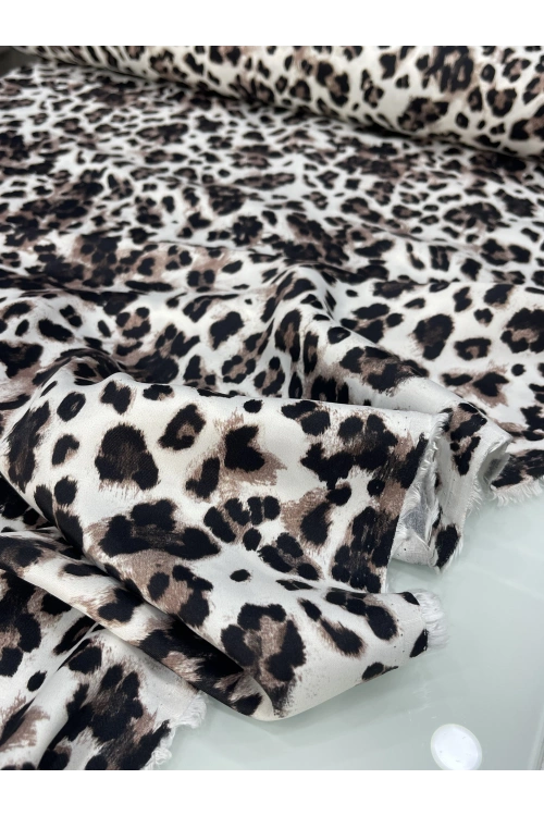 BEYAZ ZEMİNLİ LEOPAR DESEN FLOŞ VİSKON