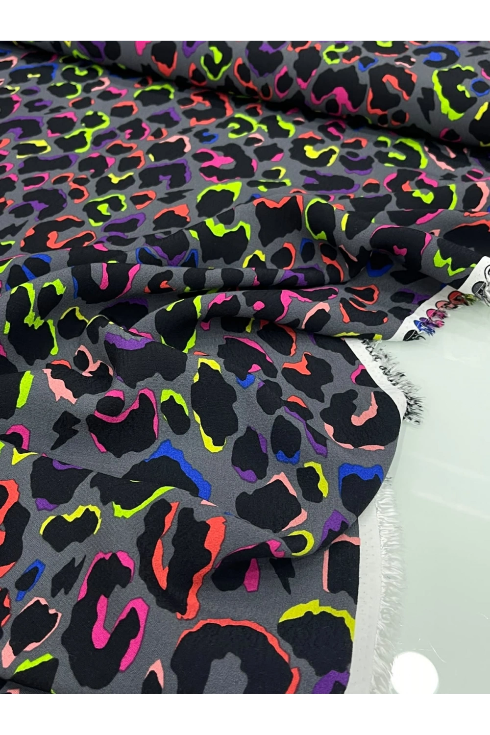 FLORASAN RENK LEOPAR DESEN MAROKEN VİSKON