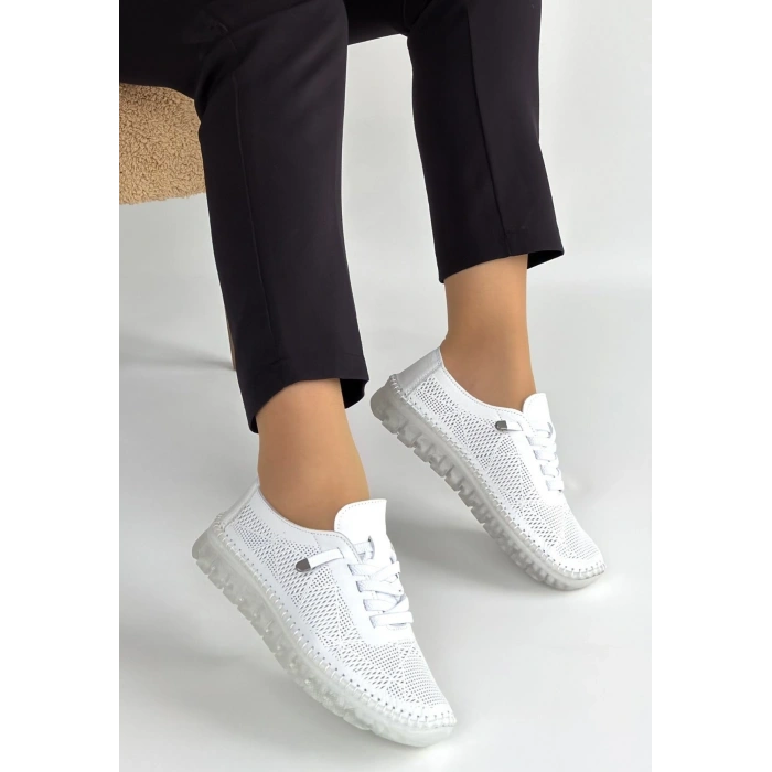 Merja Beyaz Deri Bağcıklı Spor Ayakkabı