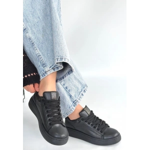 Yier Siyah Cilt Bağcıklı Spor Ayakkabı