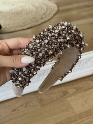 Toprak Rengi Tasarım Taç