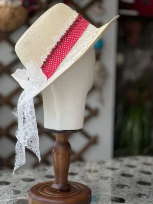 Tasarım Beyaz Dantel Detaylı Şapka
