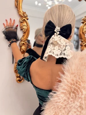 Siyah Kadife Vintage Toka