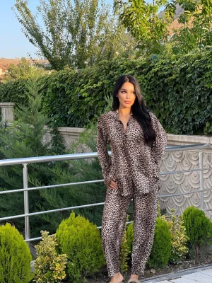 Leopar Desenli Bürümcek Kumaş Alt Üst Takım