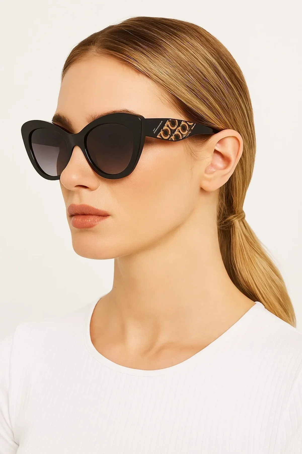 SALVATORE FERRAGAMO SUN SF1022S 001