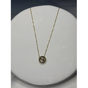 Beyaz Taş Detaylı Roma Kolye