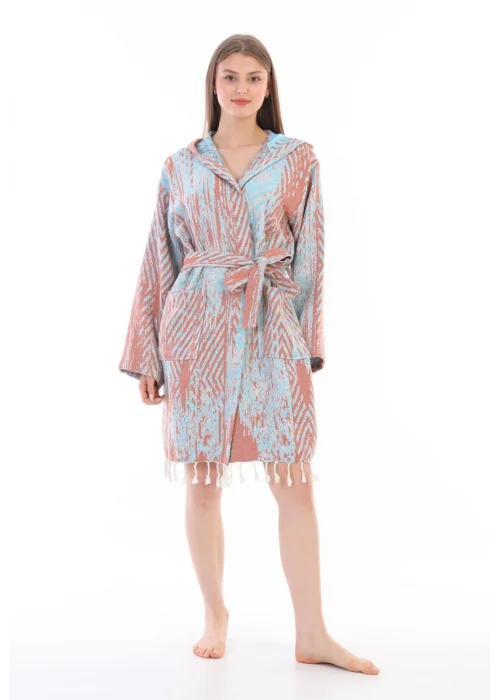 Tonna Terra & Blue Bathrobe