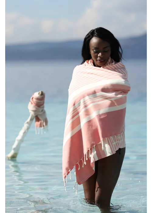 Torellia Red Peshtemal