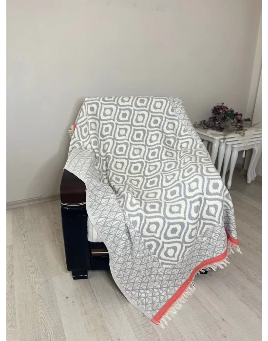 Drop Throw - Grey & Coral