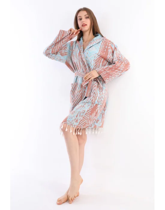 Tonna Terra & Blue Bathrobe