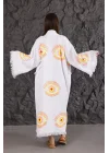 Neon Orange Eye Bedruckter weißer Bademantel aus Holz