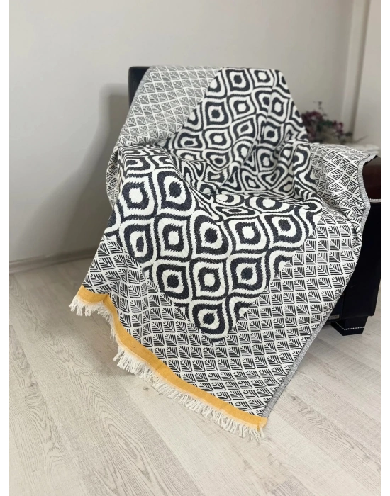 Drop Throw - Black & Yellow