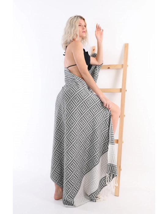 Kare Siyah Peshtemal