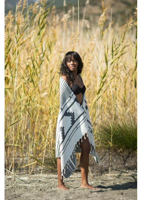 Nesta Siyah Peshtemal