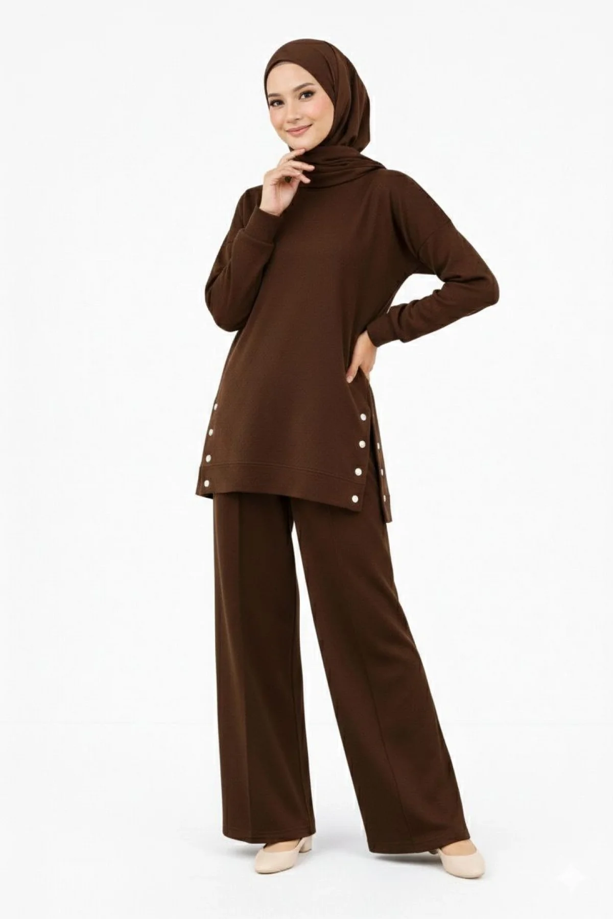 Osy Modal yumuşak dokulu Kumaş Modern Tesettür Takım Yandan Metal Çıtçıtlı Uzun Tunik Pantolon Set Salaş Kalıp - Kahverengi