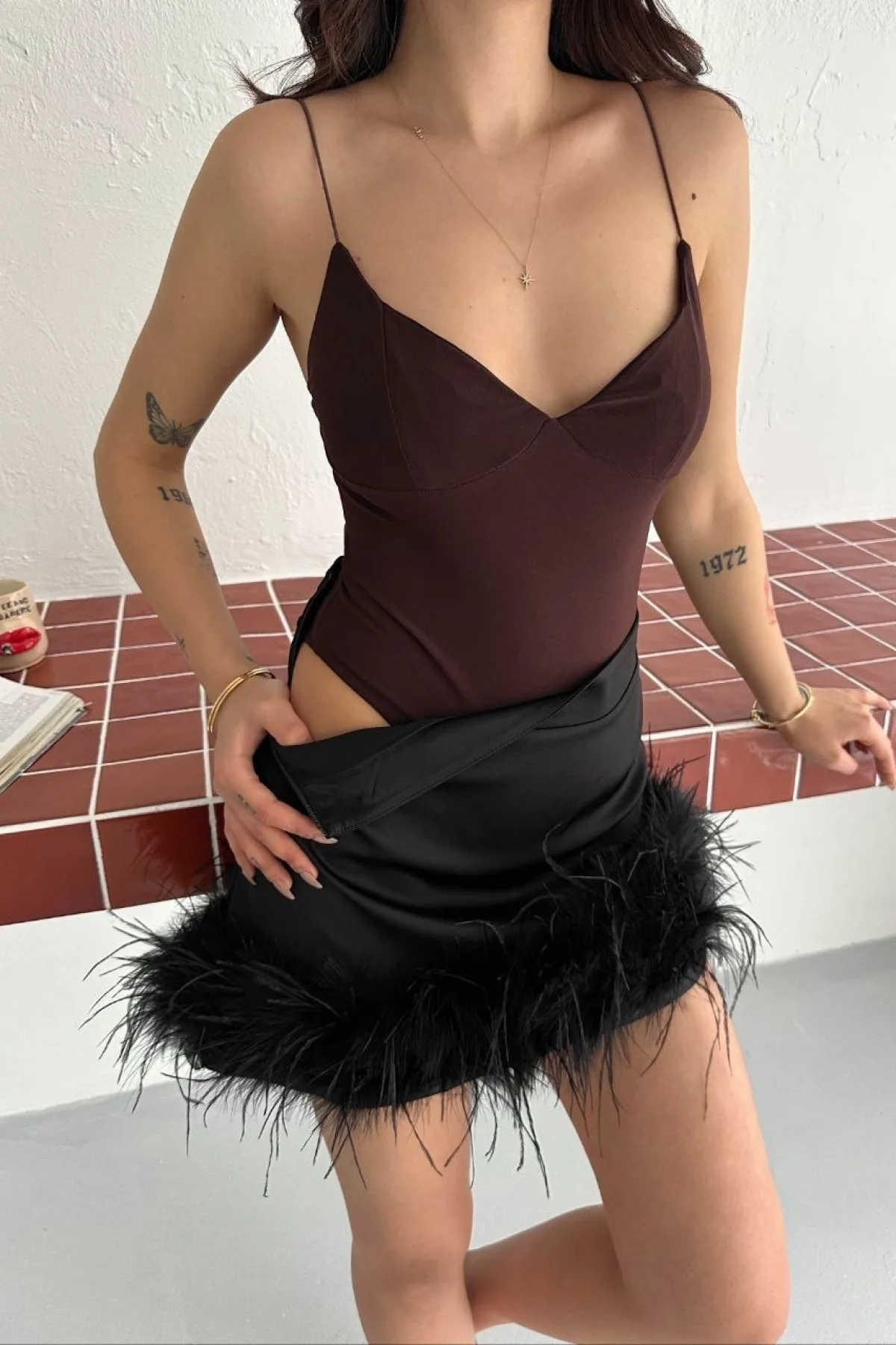 Kadın Derin Dekolte Askılı Body Sırt Dekolteli Şık Kolsuz Yazlık Bodysuit - Kahverengi