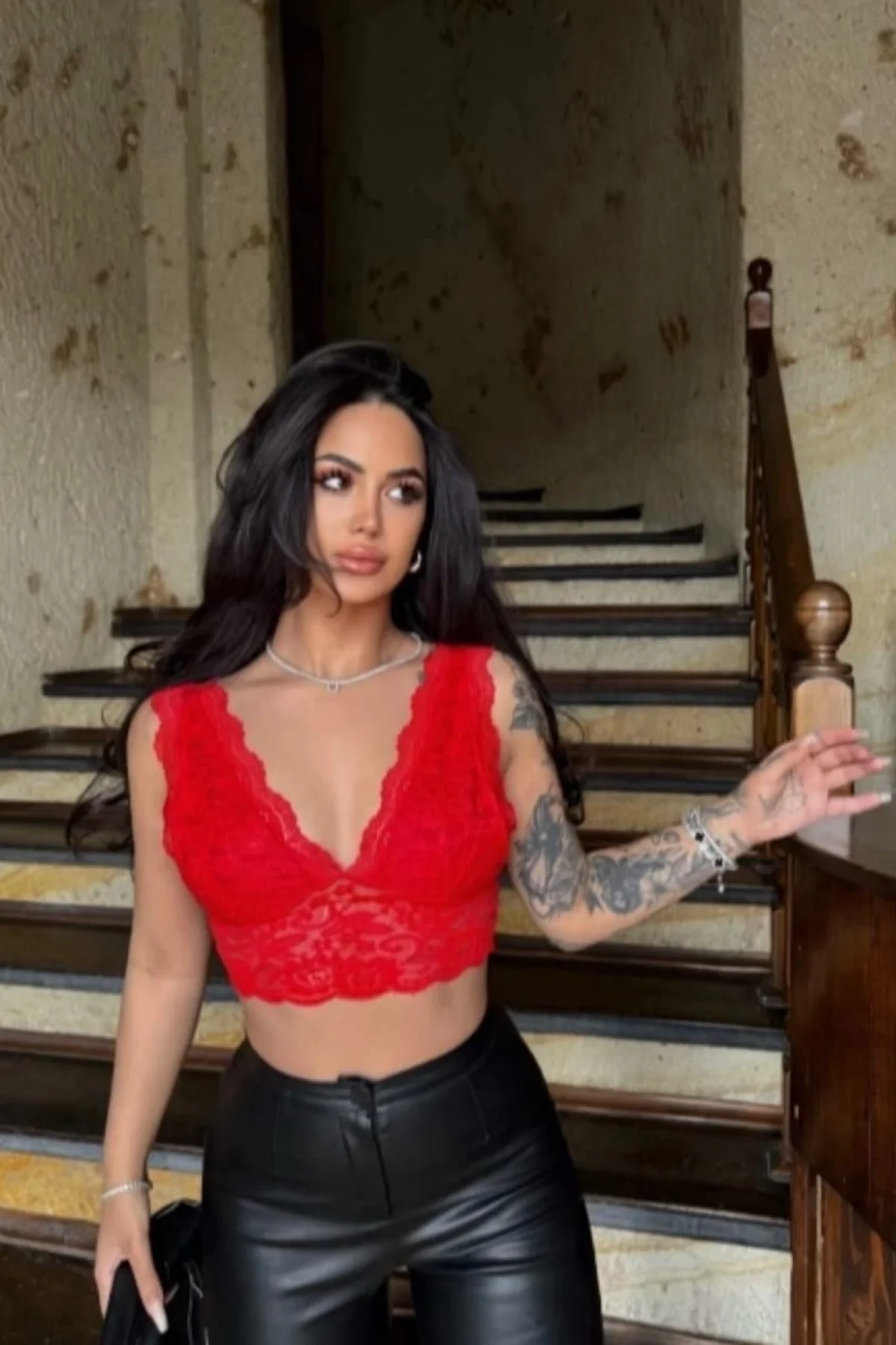 Kadın Dantel Bralet Crop Sütyen V Yaka Askılı Şık Esnek Rahat - Kırmızı