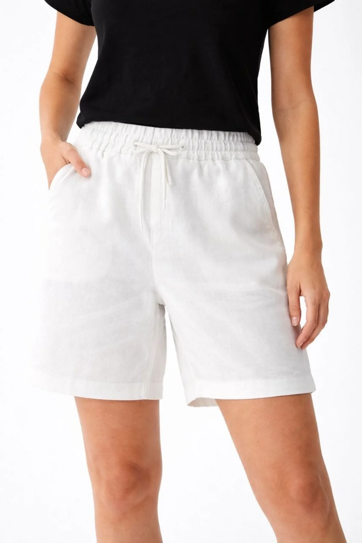 Kadın Keten Kumaş Cepli Rahat Kesim Bel Lastikli Şort - Beyaz