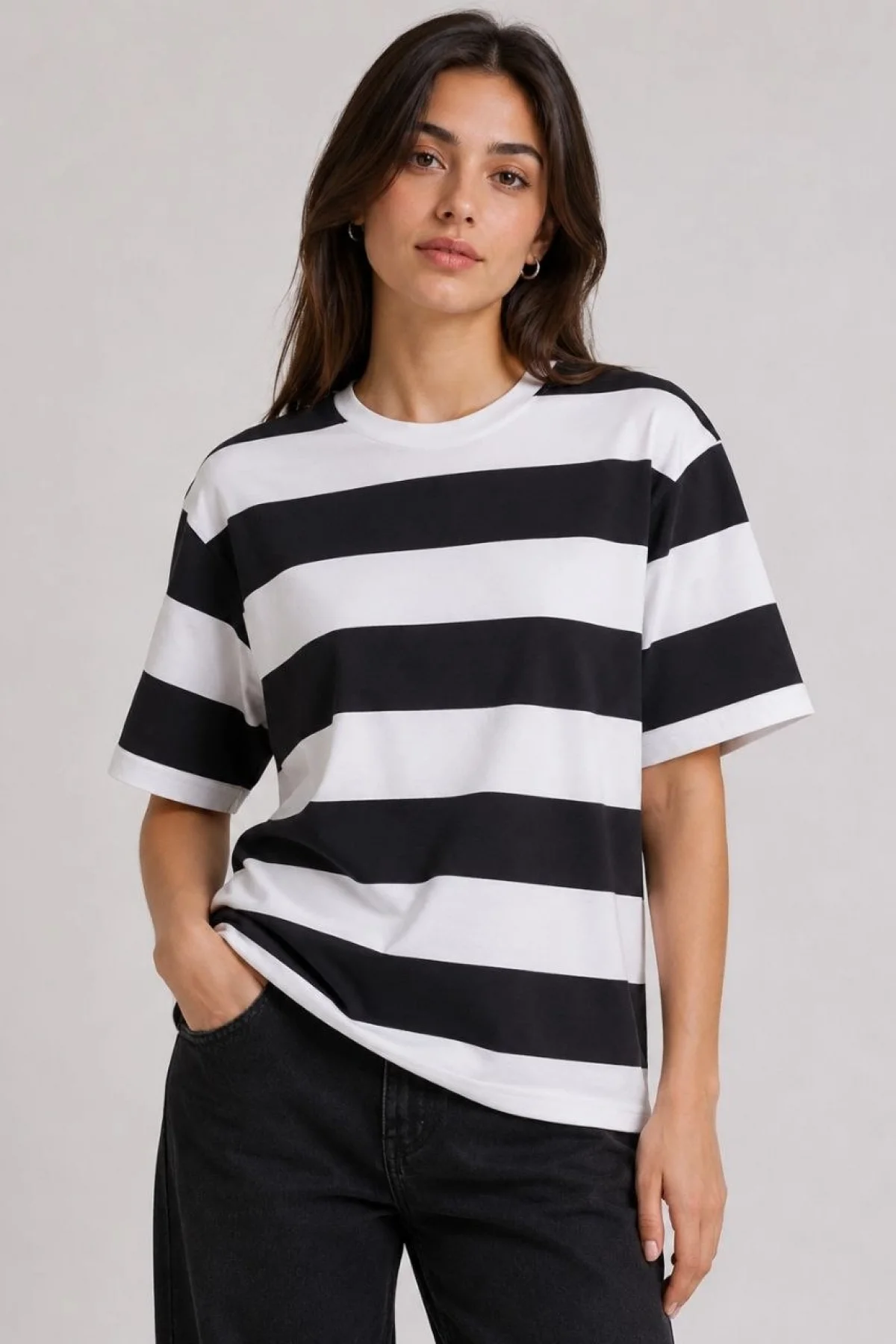 Kadın Çizgili Oversize Tişört Bisiklet Yaka Kısa Kol Yazlık T-Shirt - Siyah