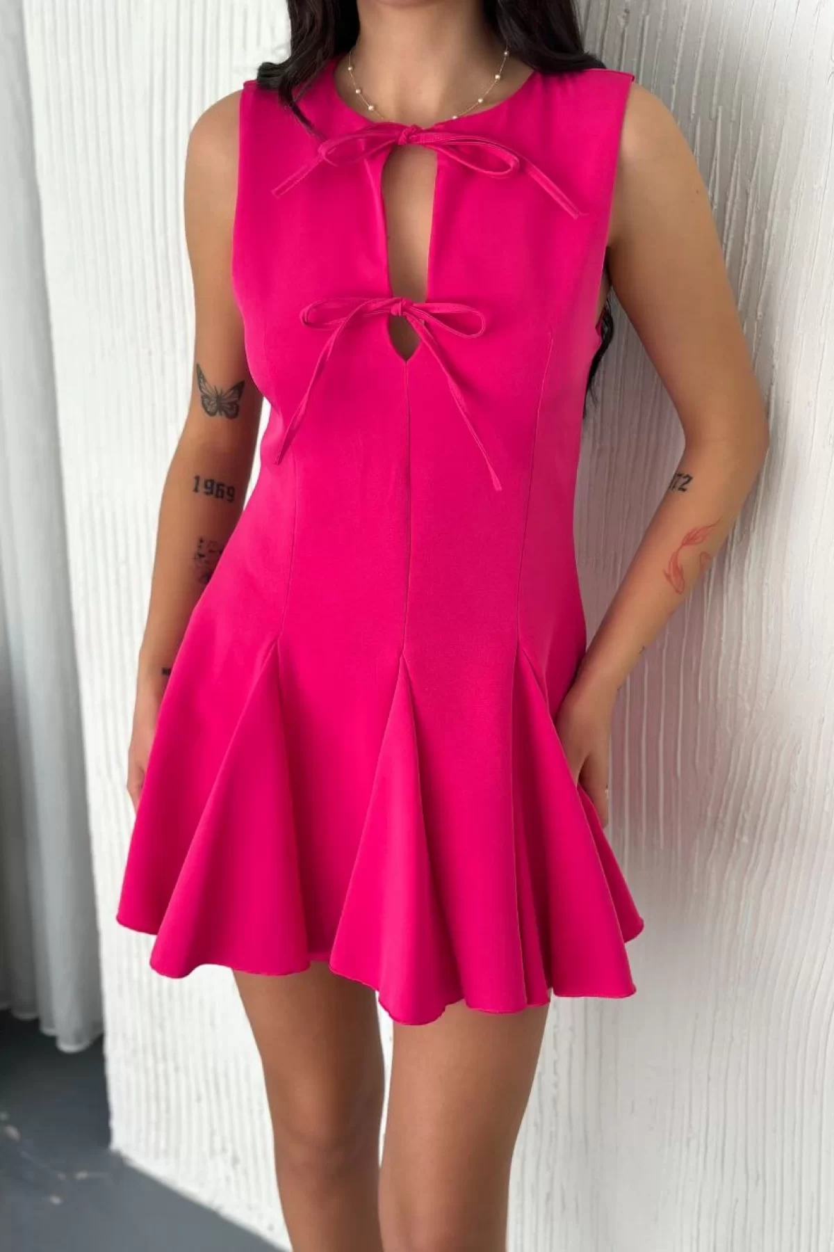 Göğüs Bağlamalı Kolsuz Mini Boy Elbise - Pembe