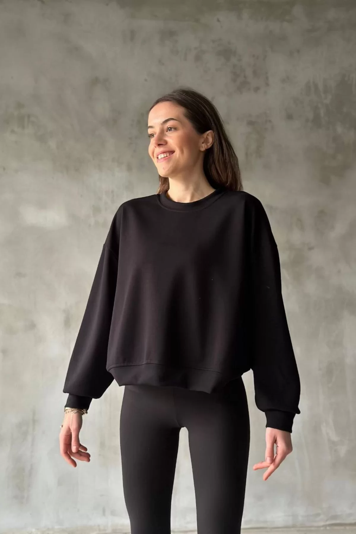 Osy Modal Yumuşak dokulu Kumaş Bisiklet Yaka Oversize Sweatshirt - Siyah