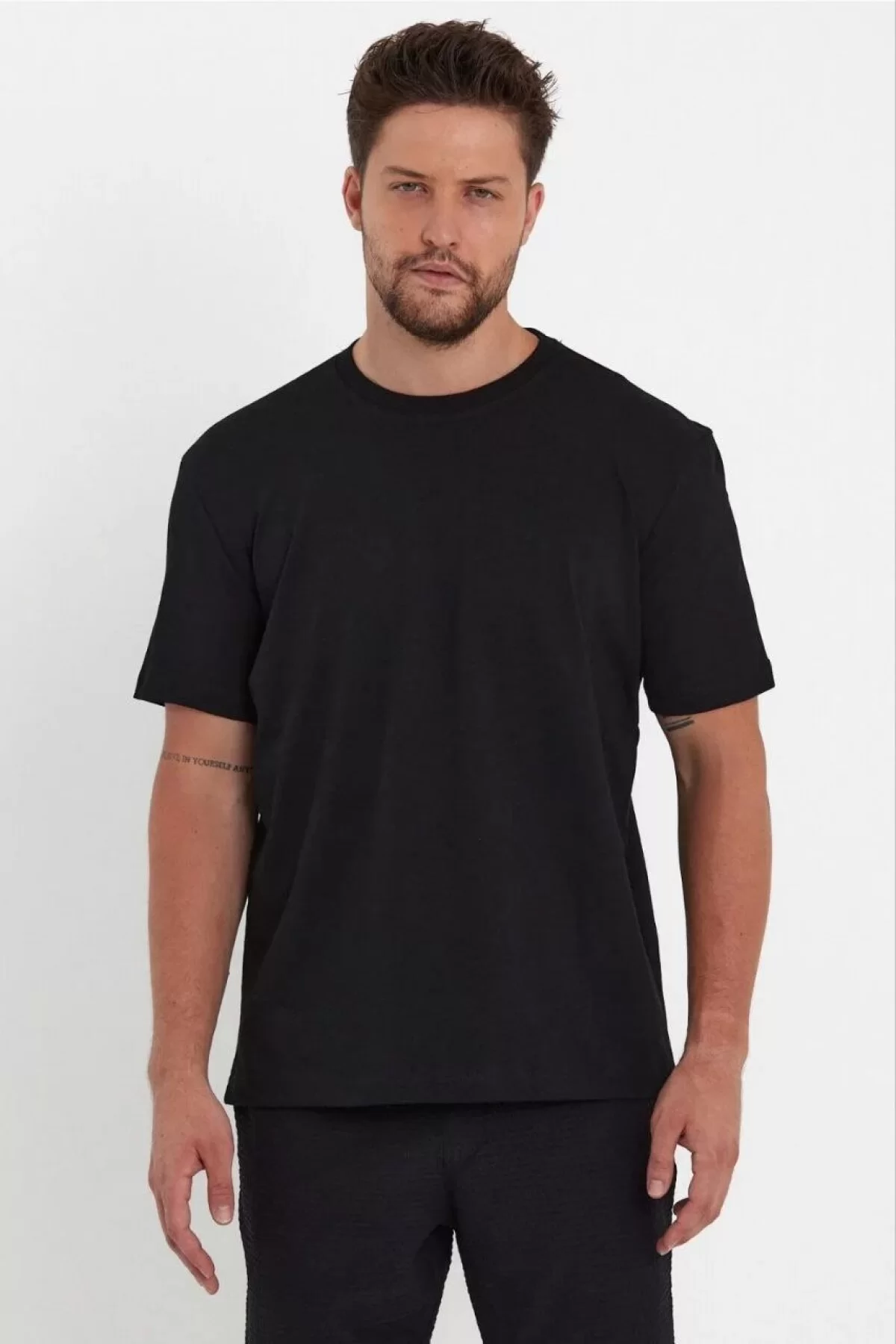 Unisex Düz Biskilet Yaka Oversize T-shirt - Siyah