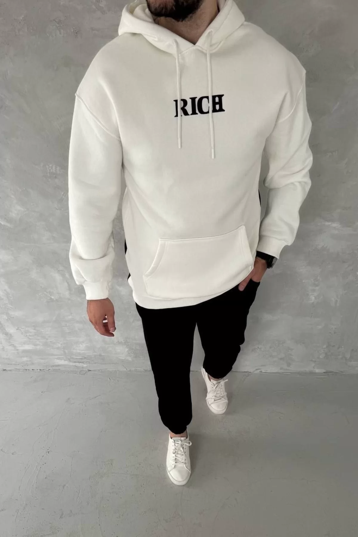 Uzun Kol Kapşonlu Göğüs Baskılı SweatShirt - Beyaz