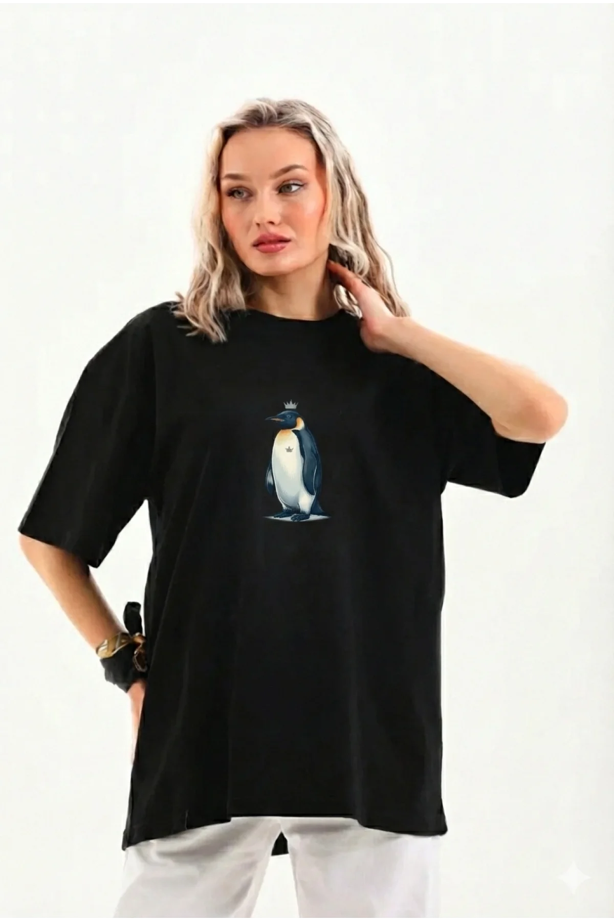 Kadın Oversize Tişört - Sırt Baskılı Survivor Penguin Temalı Felsefi Yazılı - Siyah