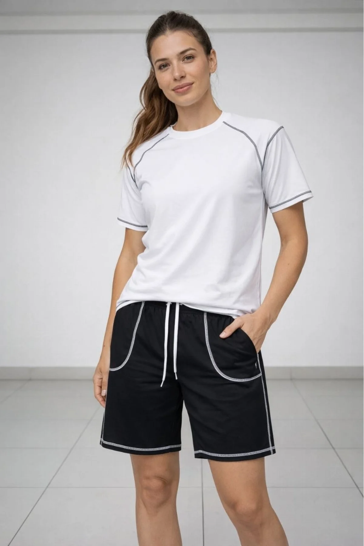Kadın Spor Tişört Şort Takım Kontrast Dikiş Detaylı Ovarsize rahat kalıp - Beyaz