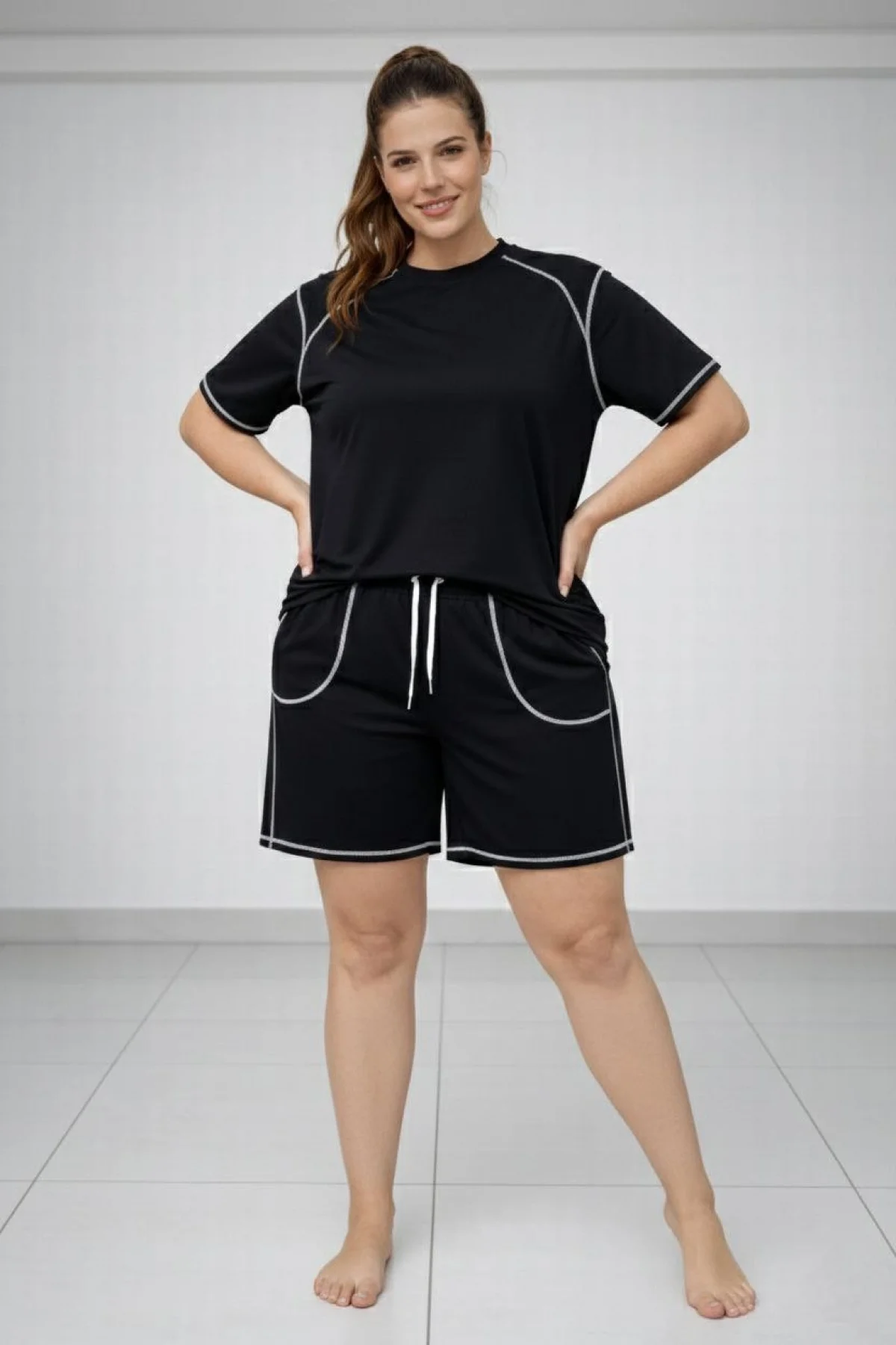 Kadın Battal Beden Kısa Kollu Tişört Şort Takım Kontrast Dikiş Detaylı Günlük Ev Giyimi - Siyah