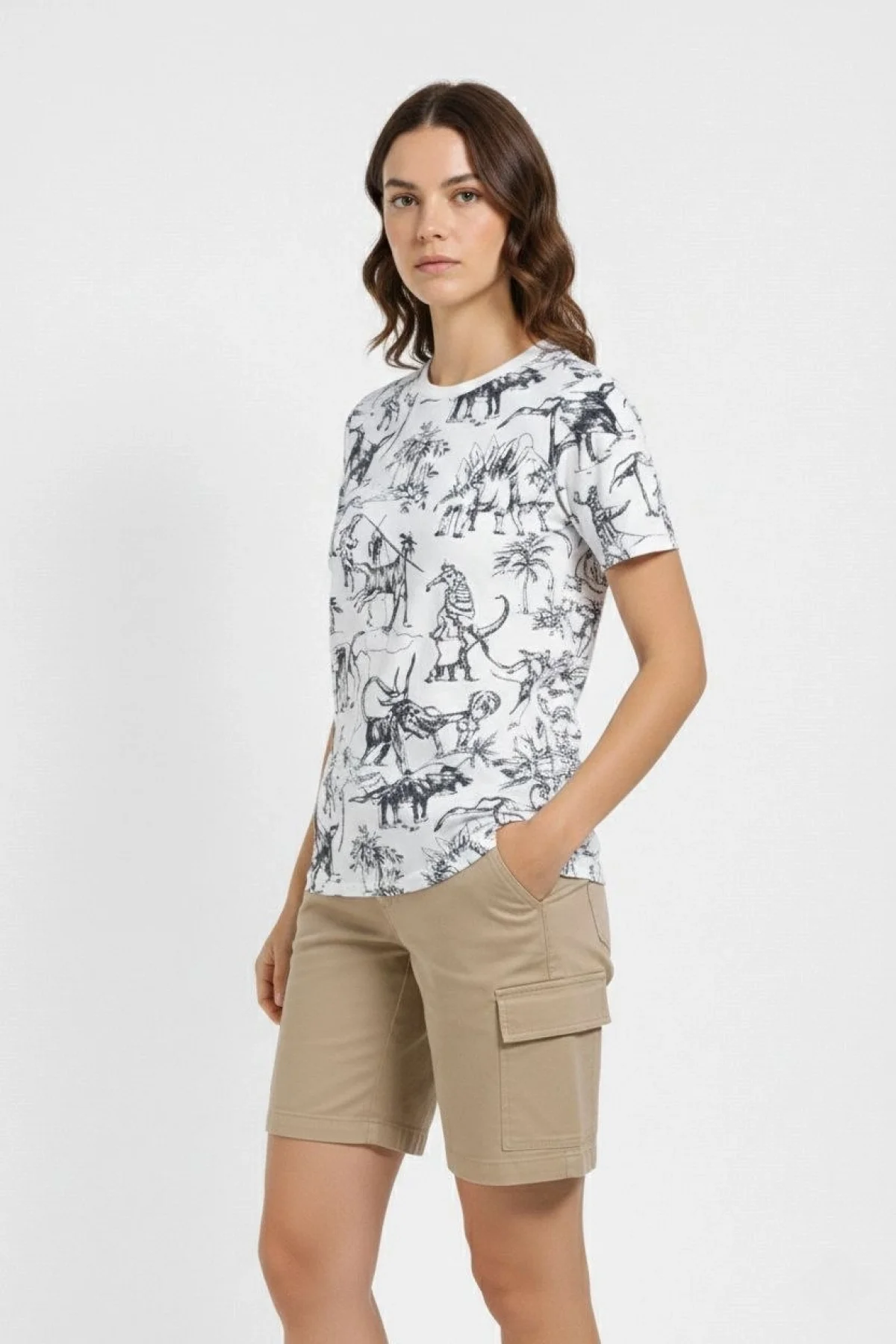 Kadın Beyaz Dinozor Desenli Tişört Regular Kalıp Bisiklet Yaka Dijital Baskılı - Beyaz