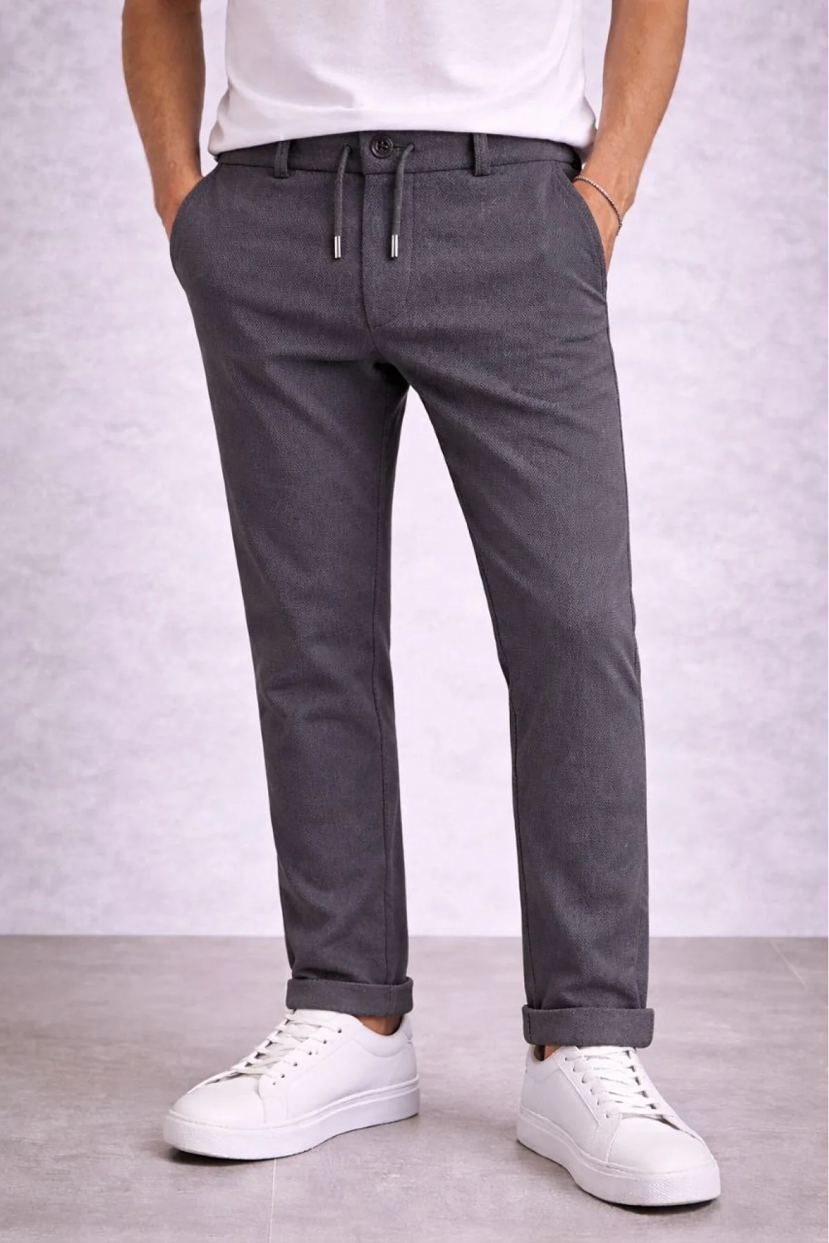 Erkek Diagonel Mikro dokulu Duble Paça Cepli Pantolon Bağcıklı Bel, Modern Kesim - Füme