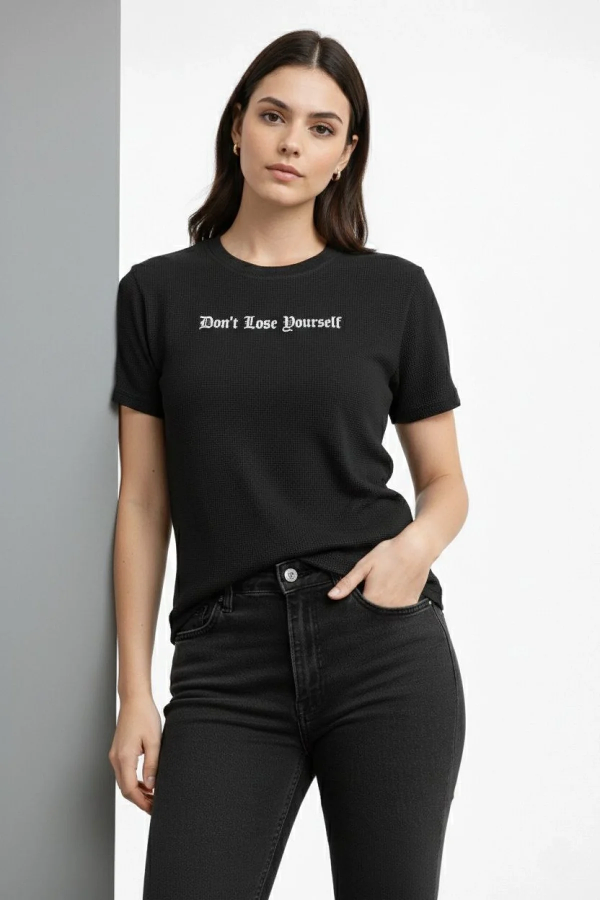 Kadın Wafıl Kumaş Tişört Regular Kalıp Bisiklet Yaka Baskılı Günlük Basic T-Shirt - Siyah