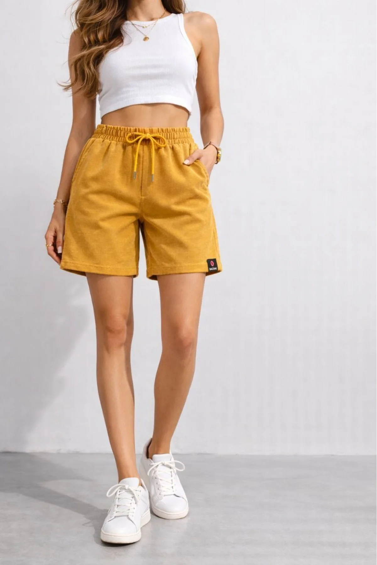 Kadın Dokuma otoban Şort Beli Lastikli Bağcıklı Cepli Kesim Şort - Hardal