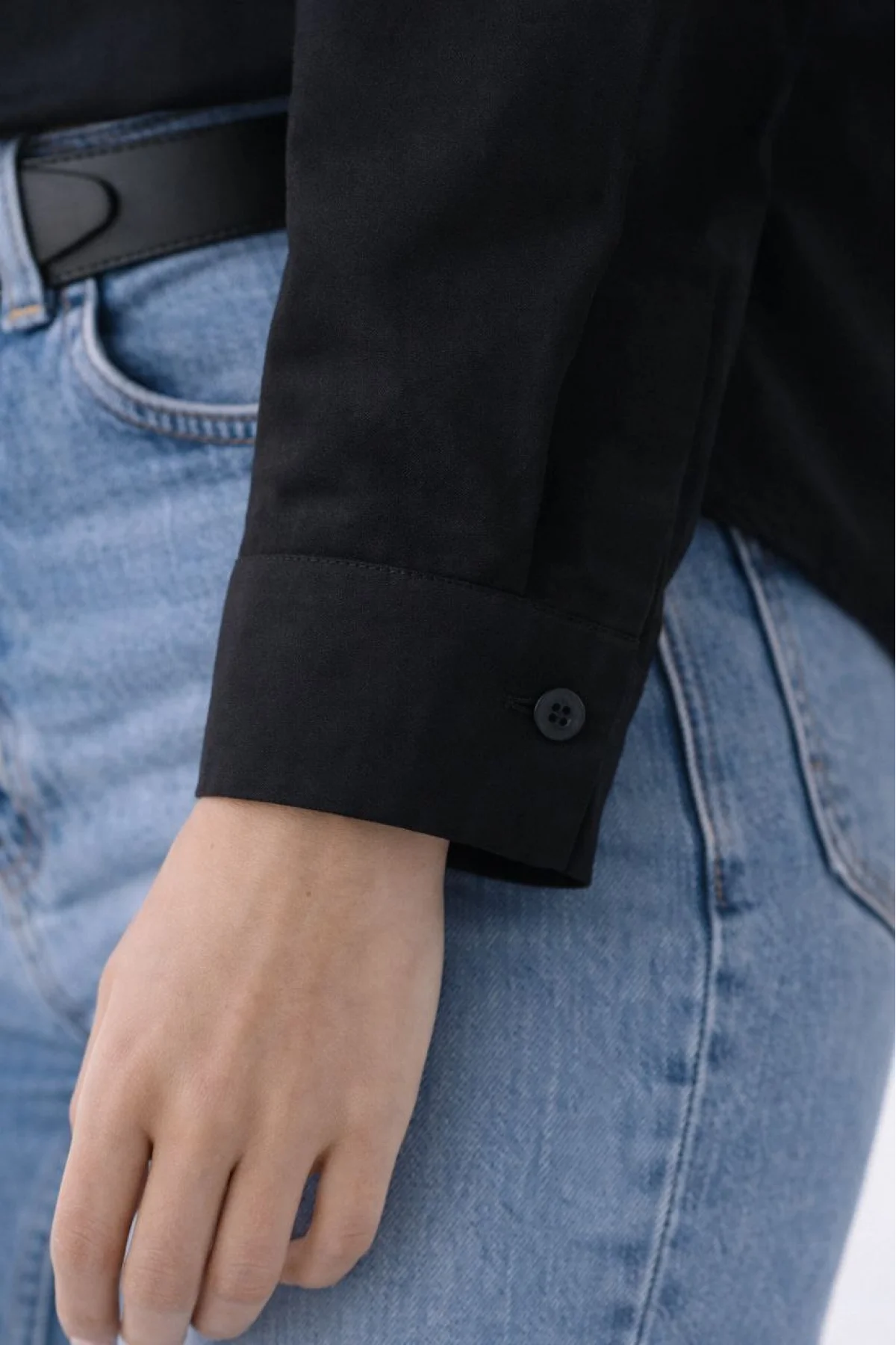 Kadın Uzun Kollu Gömlek Düğmeli Klasik Yaka Günlük ve Ofis Şıklığına uygun - Siyah