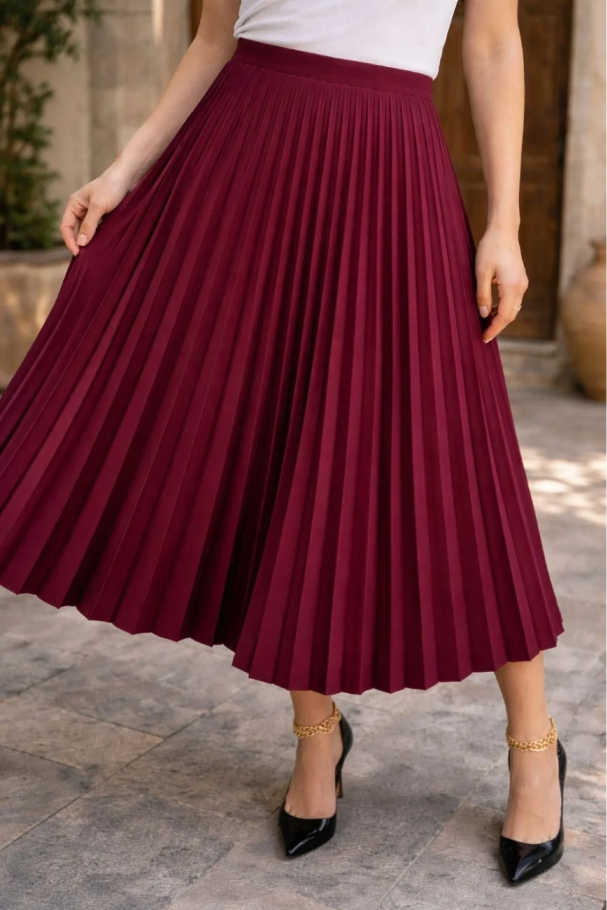 Kadın 90 Cm Saten Kumaş Pliseli Midi Etek Şık ve Zarif Tasarım - Bordo