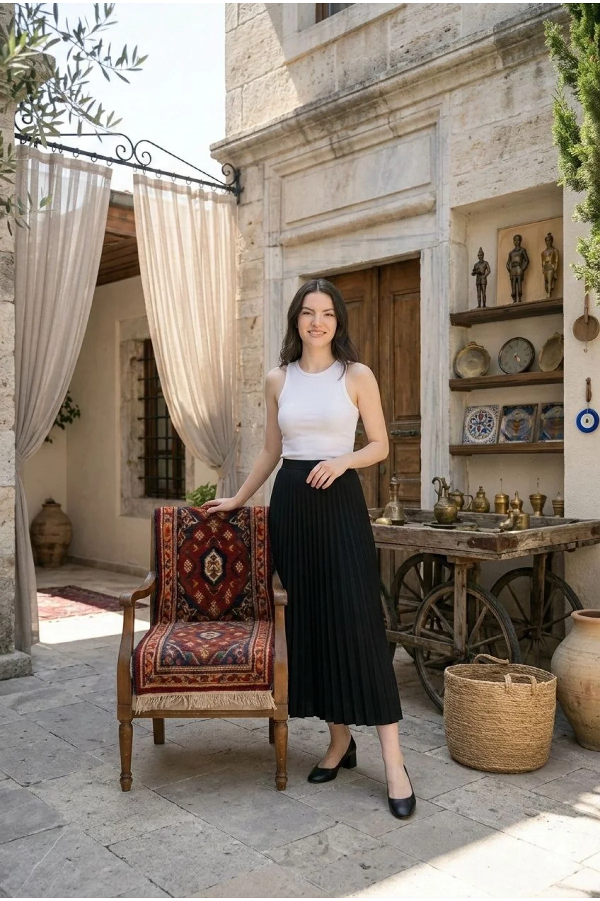 Kadın 90 Cm Saten Kumaş Pliseli Midi Etek Şık ve Zarif Tasarım - Siyah