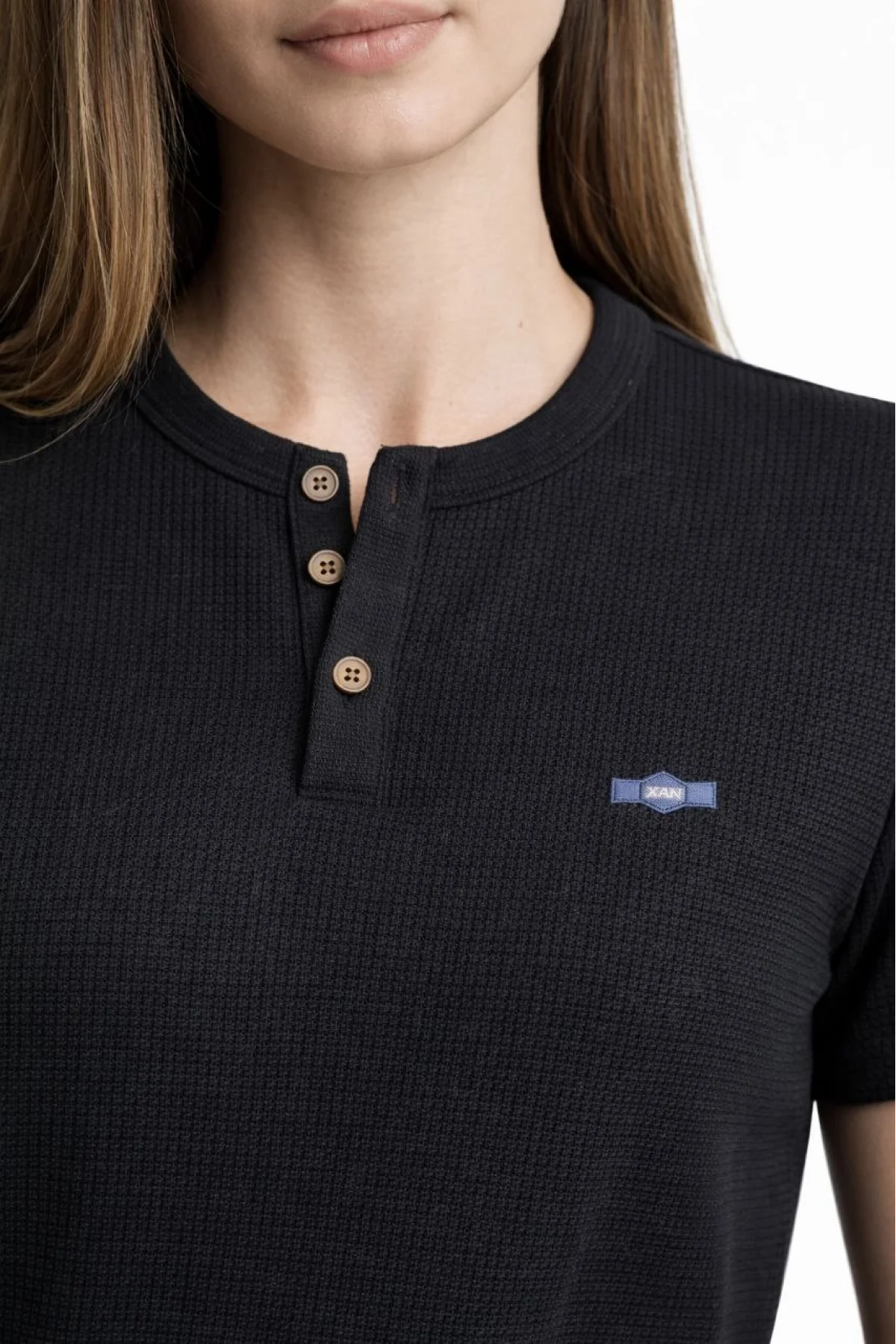 Kadın Waffle Dokulu Likralı Henley Yaka Düğmeli Regular Kısa Kollu T-Shirt - Siyah