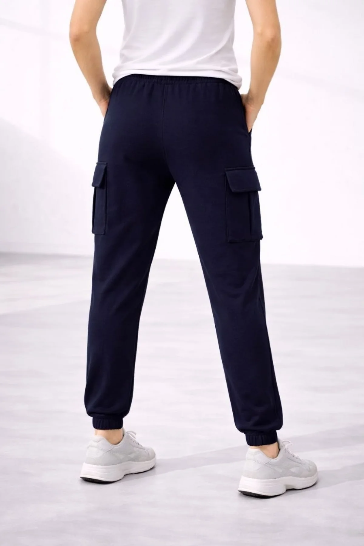 Kadın Jogger Eşofman Altı Rahat Kalıp, Kargo Cepli, Lastikli Paça, Günlük Spor Pantolon - Lacivert