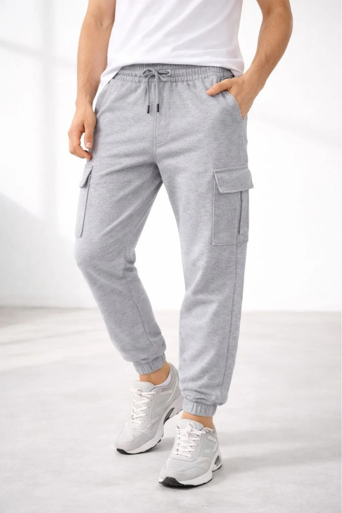 Erkek Jogger Eşofman Altı Regular Fit , Kargo Cepli, Lastikli Paça, Günlük Spor Pantolon - Gri