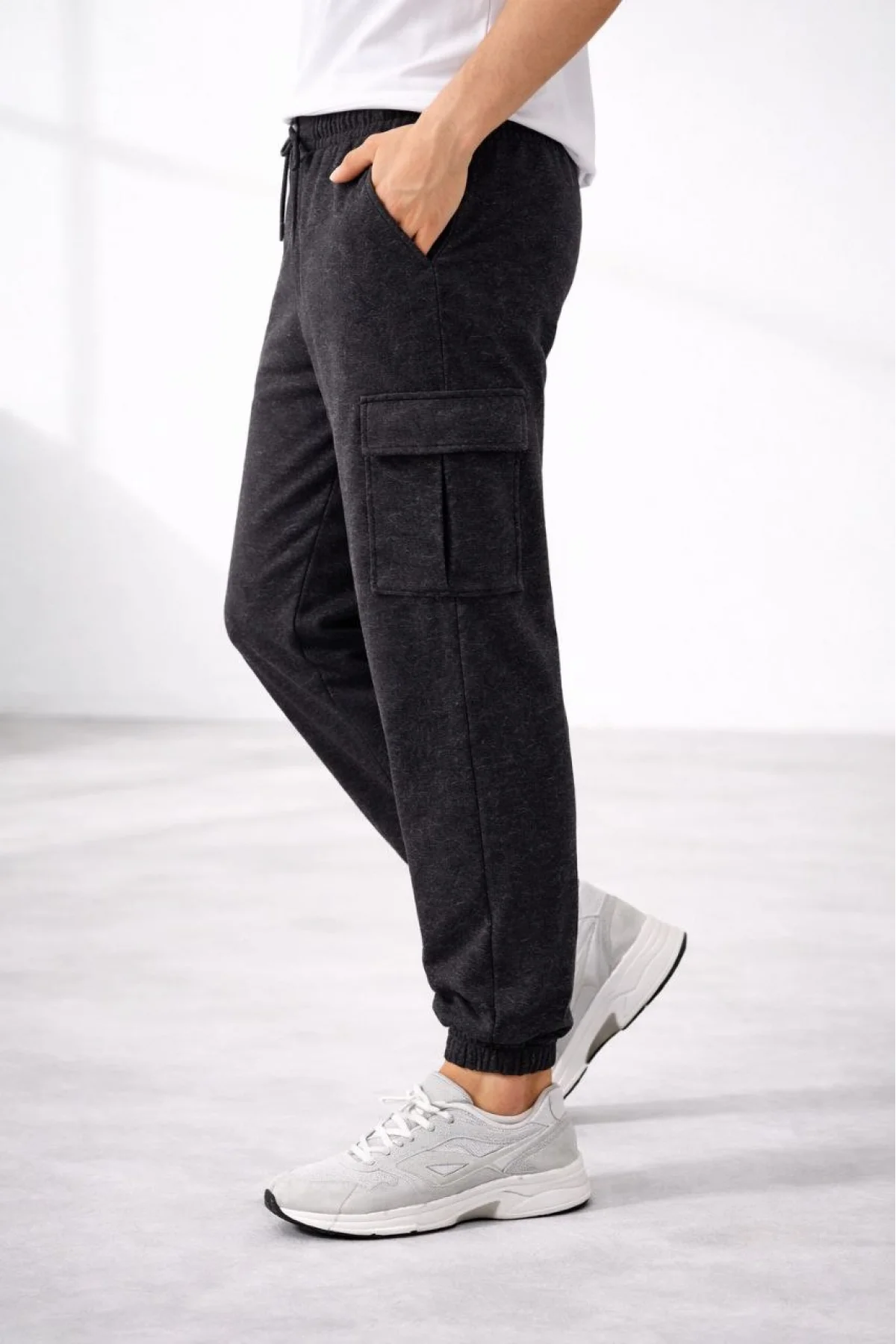 Erkek Jogger Eşofman Altı Regular Fit , Kargo Cepli, Lastikli Paça, Günlük Spor Pantolon - Füme